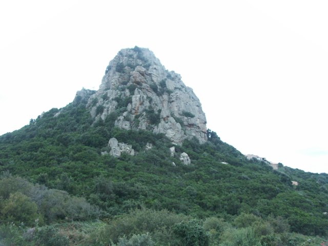 Per la tua vacanza Costa Paradiso offre un panorama imponente formato da rocce di granito ricoperte di vegetazione