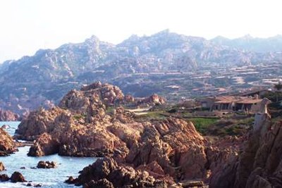 Costa Paradiso - Gli scogli di Caletta Li Filaschi sono ideali per praticare lo snorkeling