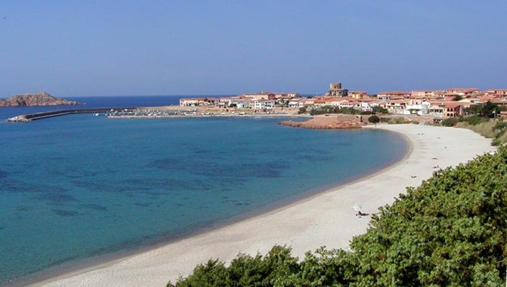 Sardegna nord - Isola Rossa, La spiaggia Longa di Isola Rossa Sardegna nord - Isola Rossa, La spiaggia Longa di Isola Rossa