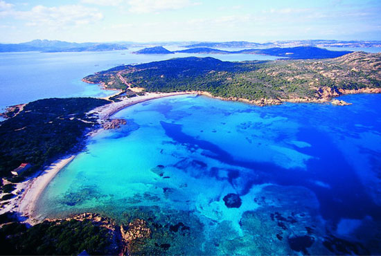 Isola di Caprera: Cala Portese con la spiaggia dei due mari