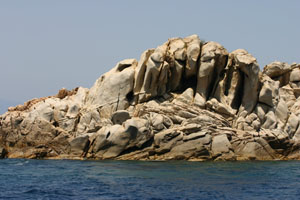 L'isola di Corcelli, uno dei numerosi isolotti minori che formano l'Arcipelago de La Maddalena